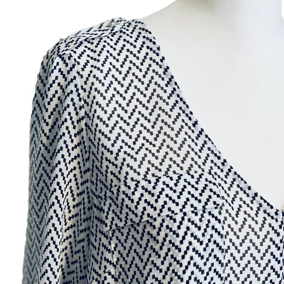 🌴 Candie’s Top/Blouse - Size Large - Picture 4 of 9